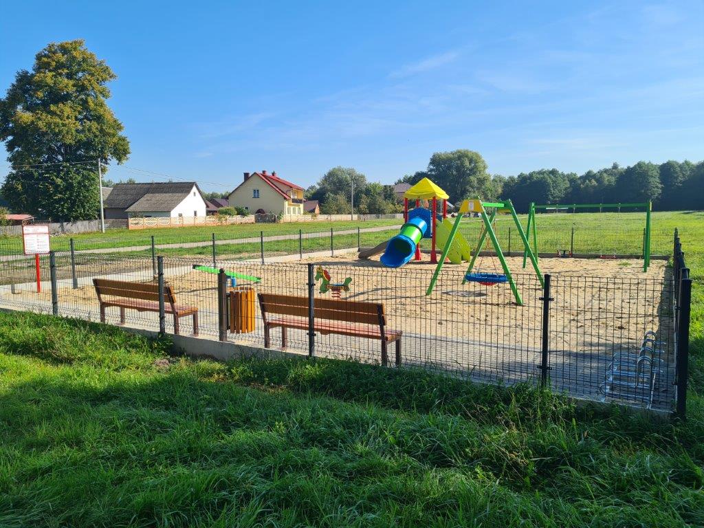 Budowa placu zabaw w sołectwie Pogorzałka